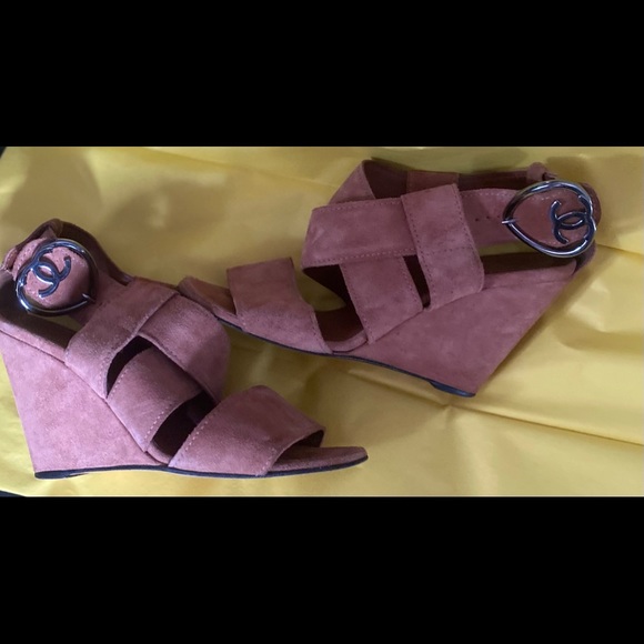 Chanel shoes - Picture 12 of 13